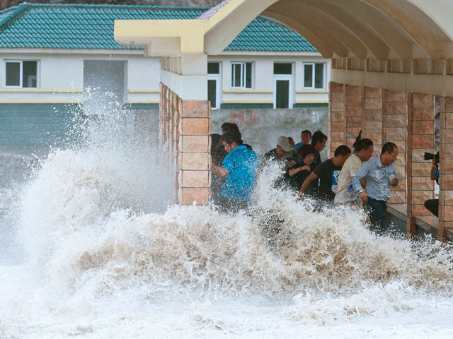 В Китае от тайфуна "Фитоу" пострадали 7 миллионов человек, ущерб оценили в 2 млрд долларов