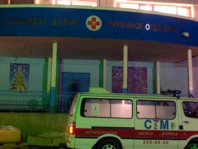 В Казахстане жениху стало плохо на собственной свадьбе. Молодого человека доставили в больницу, но он скончался, не приходя в сознание