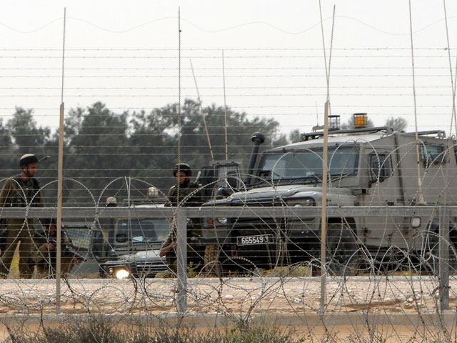Израильская армия открыла огонь по Сирии в ответ на обстрел территории Голан