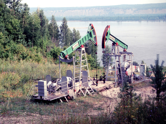 Российские нефтяные компании обяжут делать запасы нефтепродуктов и поставлять определенное их количество на внутренний рынок