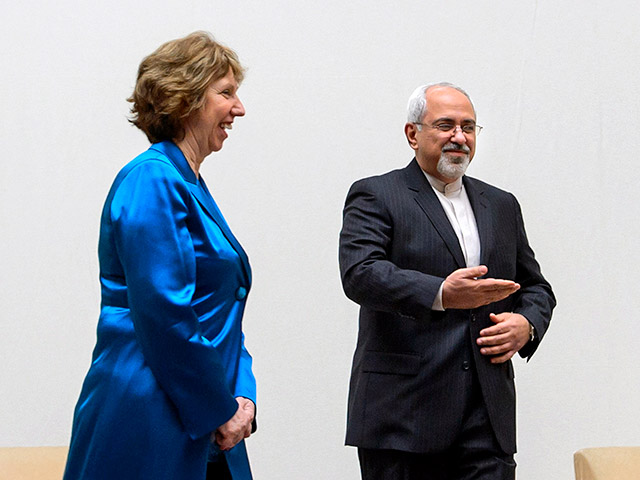 На стартовавших 15 октября в Женеве переговорах "шестерки" (пять постоянных членов СБ ООН и Германия) с Ираном предложения представителей Исламской Республики были восприняты положительно
