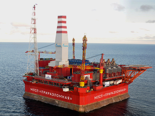 Платформа "Приразломная", готовящаяся в конце 2013 года начать добывать нефть на шельфе в Печорском море, соответствует мировым стандартам промышленной безопасности