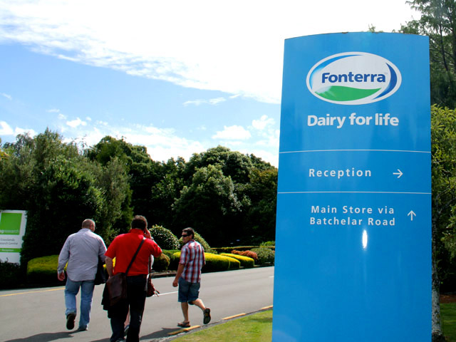 В августе 2013 года произошел скандал - Россельхознадзор ввел временные ограничения на поставки в РФ молочной продукции новозеландской компании Fonterra из-за выявленного в ней возбудителя ботулизма - смертельно опасного инфекционного заболевания