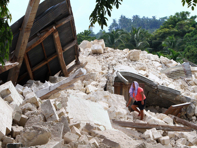 Новый подземный толчок ощутили жители центральной части Филиппин, пострадавшей двумя днями ранее от самого мощного в этом регионе за последние 23 года землетрясения