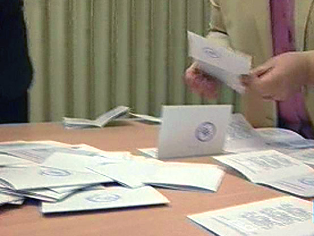 Выборы в органы местного самоуправления начались в Эстонии - на этом уровне в них участвуют не только граждане, но и "неграждане". Больше 130 тысяч человек проголосовали через интернет