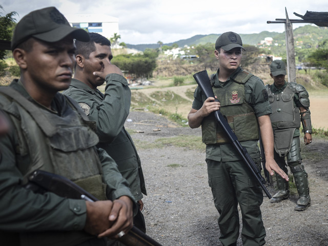 Вооруженные силы Венесуэлы сбили небольшой легкомоторной самолет, предположительно, перевозивший груз наркотиков