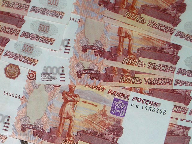 Московский банк "Сбербанка" возобновил прием купюр достоинством 5000 рублей в своих банкоматах и платежных терминалах