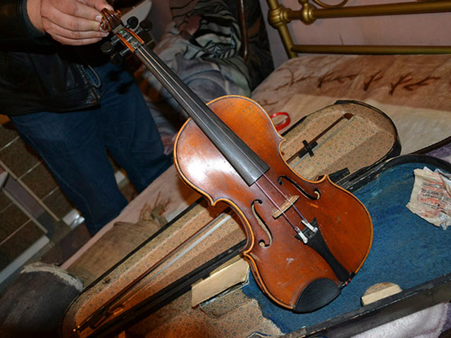 Скрипка Страдивари, украденная три года назад в Лондоне у южнокорейской скрипачки Мин Чин Ким, а в этой году найденная полицией, может уйти с аукциона за 2 млн фунтов стерлингов (более 3,2 млн долларов)