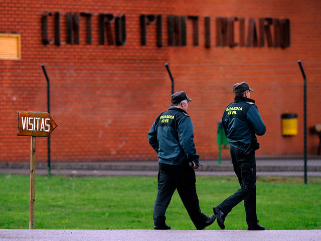 В Испании на свободу уже в ближайшие часы может выйти опасная террористка - Инес дель Рио, приговоренная ранее к 3828 годам тюрьмы за участие в 23 терактах, осуществленных на территории страны вооруженной баскской группировкой ЭТА