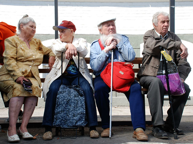 Минтруд обещает не поднимать пенсионный возраст, пока средняя продолжительности жизни не достигнет 80 лет