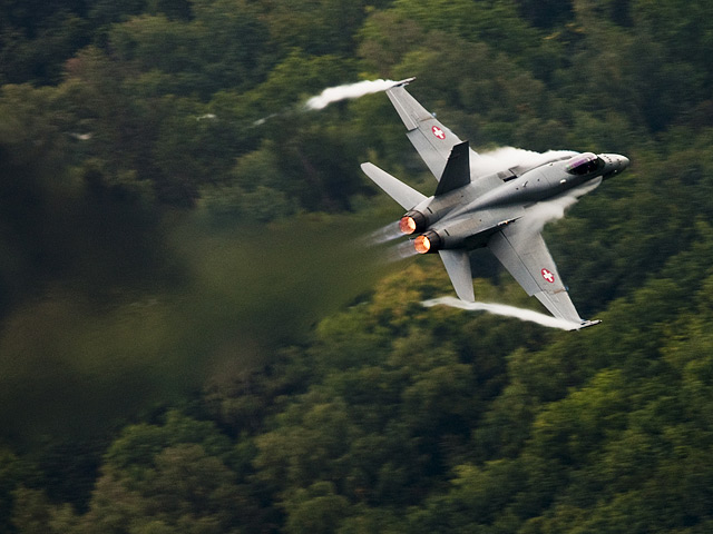 В Швейцарии произошло крушение военного истребителя F/A-18