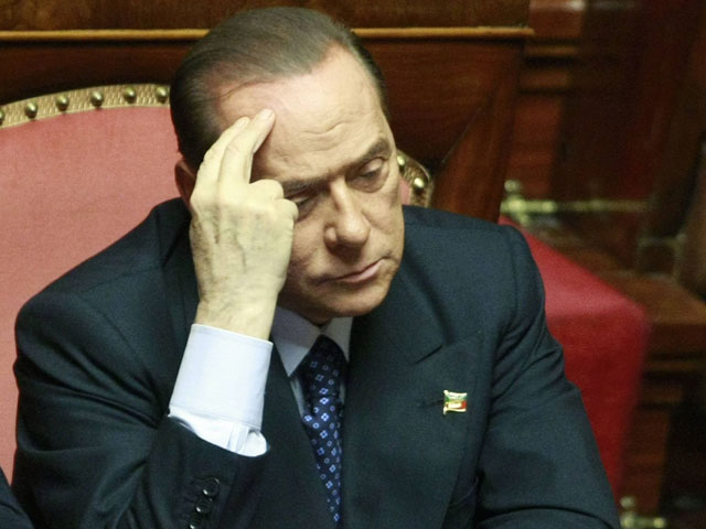 Бывший премьер-министр Италии Сильвио Берлускони, признанный виновным уже по двум делам, вновь предстанет перед судом - на этот раз за подкуп сенатора