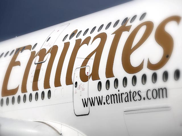 Дубайская авиакомпания Emirates Airline рассматривает возможность покупки порядка 100 дальнемагистральных пассажирских самолетов Boeing