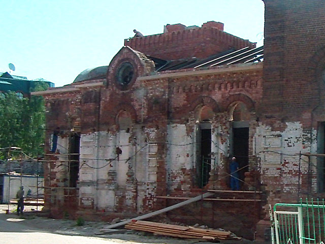 В Томске проводятся работы по восстановлению Красной соборной мечети, которые, как ожидается, завершатся в 2014 году.