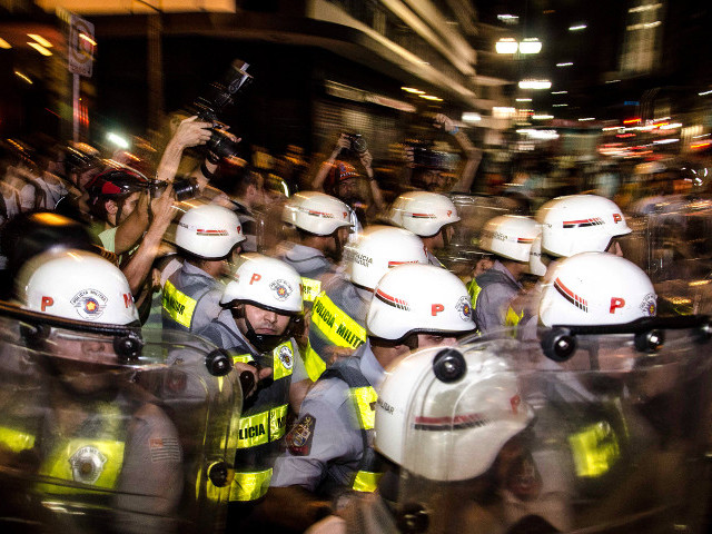 В бразильском мегаполисе Сан-Паулу произошли массовые беспорядки, сопровождавшиеся актами вандализма