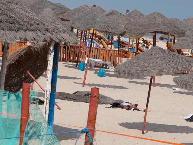 Террорист взорвал себя на пляже в Тунисе, второго смертника успели поймать живым