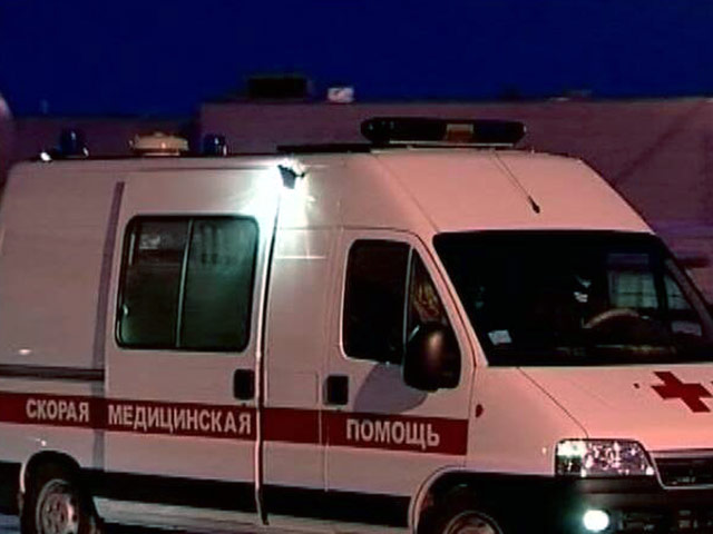 В Омске двухлетняя девочка трагически погибла под колесами рейсового автобуса, выпав из него по ходу движения. Теперь полиция разбирается, как такое могло произойти
