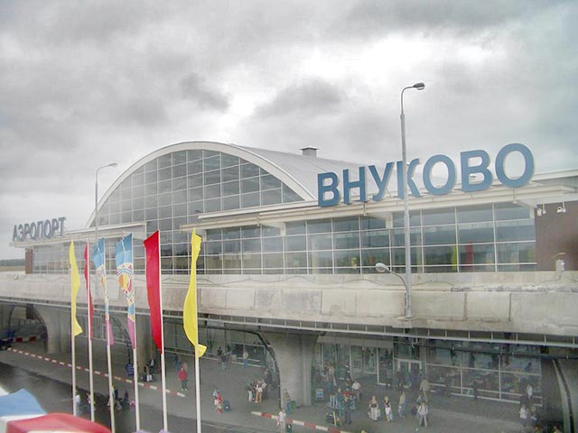 В московском аэропорту "Внуково" вышел из строя радиомаяк. Из-за этого свыше 30 самолетов вынуждены были уйти на запасные аэродромы