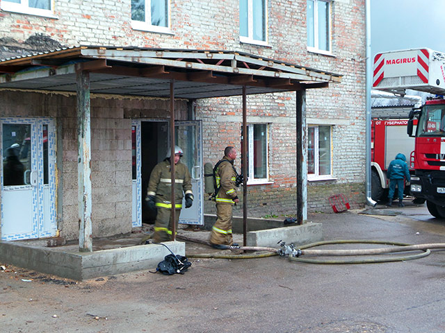 Пожарные ликвидировали возгорание на заводе энергосберегающих технологий в Истринском районе Подмосковья