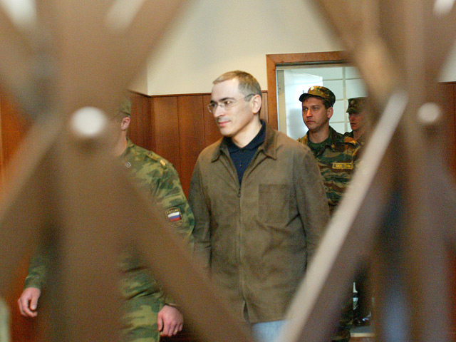 Михаила Ходорковского, отбывающего почти 11-летний срок по "второму приговору" по так называемому "делу ЮКОСа", абсолютно точно не отпустят на свободу по амнистии в честь 20-летия Конституции