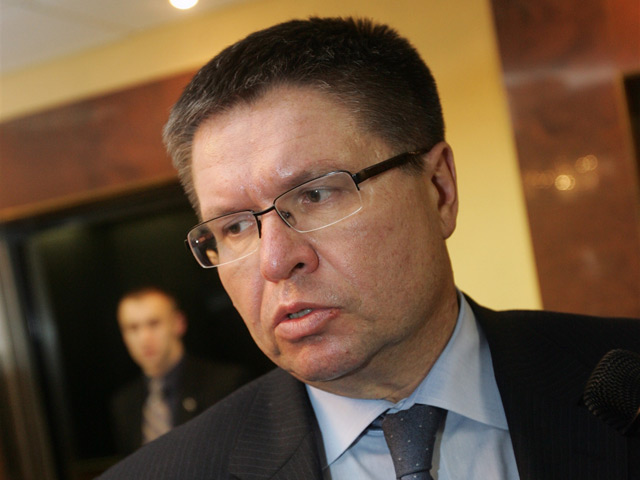 Глава Минэкономразвития Алексей Улюкаев сообщил, что его ведомство ухудшило прогноз социально-экономического развития России до 2030 года период по сравнению с утвержденным весной