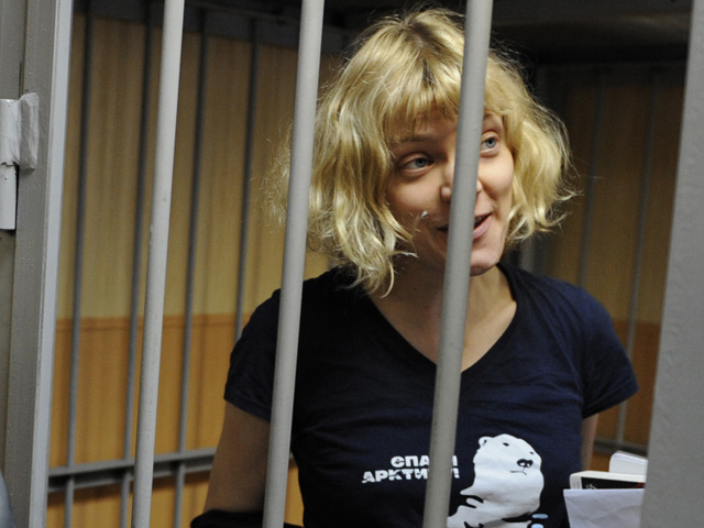 Сини Саарела, защитница природы из Финляндии, в 2011 году протестовала на крыше одного из зданий в Хельсинки, за что ее признали виновной в нарушении общественного порядка