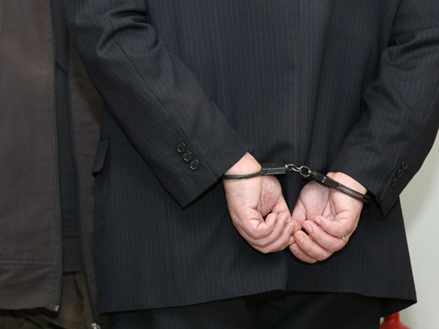 В Москве сотрудник "Смоленского банка", обвиняемый в незаконной банковской деятельности, отправлен под домашний арест