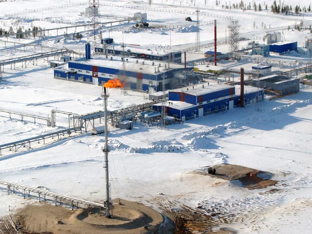 "Новатэк" в 2015 году планирует запустить свое первое чисто нефтяное месторождение - Ярудейское в Ямало-Ненецком автономном округе (ЯНАО) с запасами 47 млн т.