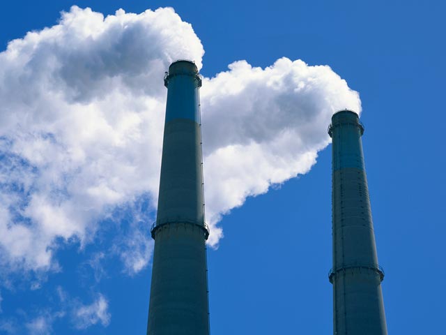 Найдены виновные в выбросах - это местные предприятия алюминиевой и целлюлозной промышленности "Русал" и "Группа "Илим"