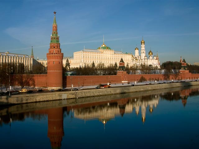 Опрос: президент России должен быть православным, считают половина жителей страны