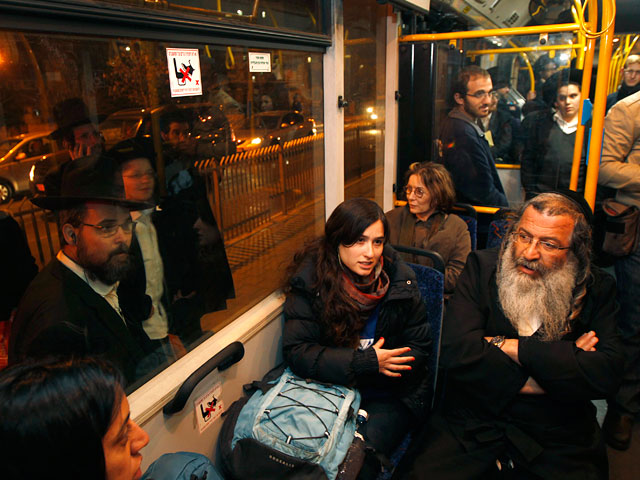 В Израиле для ультраортодоксальных иудев существуют специальные автобусы, называемые "мехардин"