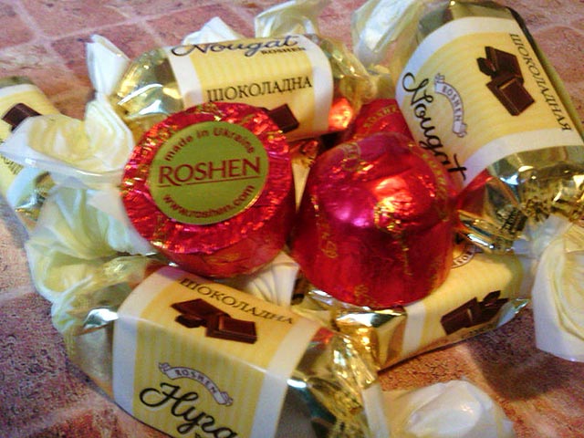 Россия и Украина начали диалог по проблеме конфет Roshen в рамках ВТО