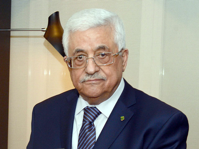 Представители палестинской делегации подали в отставку из-за отсутствия прогресса на пути к мирному соглашению с Израилем. Об этом сообщил глава Палестины Махмуд Аббас