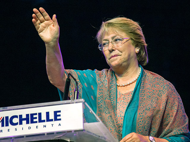 Победу предсказывают Мишель Бачелет, занимавшей пост главы государства с 2006 по 2010 год