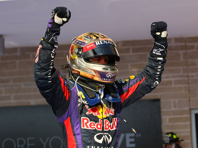 Немецкий пилот команды Red Bull Себастьян Феттель стал победителем 18-го этапа чемпионата мира по автогонкам в классе машин "Формула-1", проходившего в США