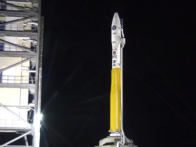 Ракета "Минотавр-1" (Minotaur I) с американским военным спутником и еще 28 микроспутниками успешно стартовала с космодрома на острове Уоллопс на восточном побережье США