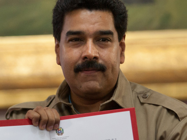 Парламент Венесуэлы принял во втором (окончательном) чтении законопроект о чрезвычайных полномочиях президента страны, позволяющий ему в течение года вести законодательную деятельность