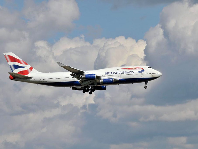 Представители авиакомпании British Airways заявили, что у них "нет возможности безопасно разместить такого пассажира ни на одном из эксплуатируемых воздушных судов"