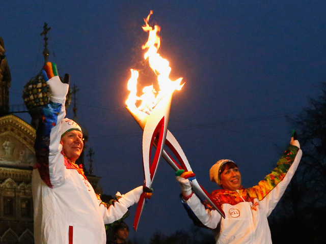 В ходе очередного этапа катящейся по стране эстафеты Олимпийского огня зимних Игр-2014 в Сочи античную реликвию планируют погрузить на дно озера Байкал