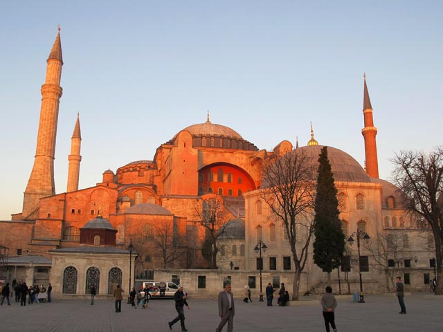 Вице-премьер Турции высказался за превращение собора Святой Софии в мечеть
