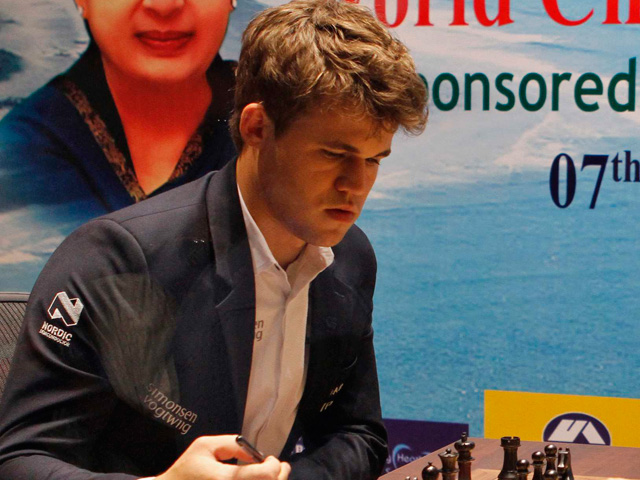 Норвежец Магнус Карлсен досрочно победил индийца Вишванатана Ананда в матче за звание чемпиона мира по шахматам, который проходил в Ченнае (Индия)