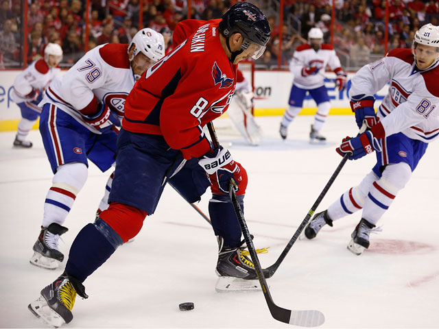 Две шайбы российского нападающего Александра Овечкина не спасли "Вашингтон" от поражения домашнем в матче регулярного чемпионата НХЛ с "Монреалем"