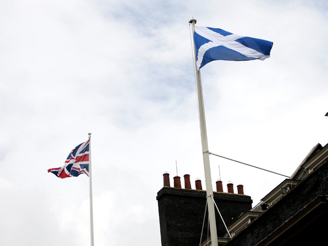 Шотландия станет независимой 24 марта 2016 года, если большинство шотландцев на референдуме 18 сентября 2014 года выскажется за отделение от Великобритании