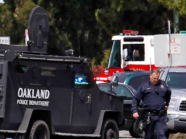 В США полиция выясняет обстоятельства стрельбы, произошедшей в понедельник около 18:00 рядом с парком Verdese Carter в восточной части Окленда. Там огнестрельные ранения получили семь человек