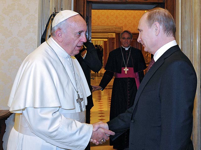 В посольстве Ватикана в России положительно оценили встречу президента РФ и понтифика
