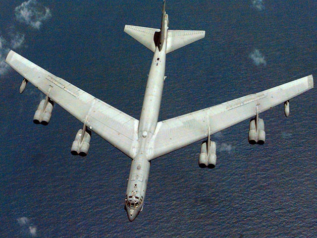Два американских бомбардировщика B-52 в ночь на среду пролетели через воздушное пространство над Восточно-Китайским морем, которое вошло в недавно созданную КНР опознавательную зону противовоздушной обороны