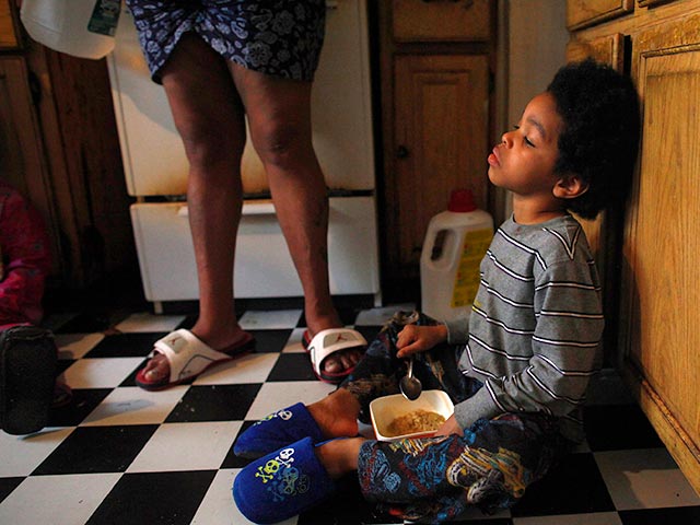 В Нью-Йорке недоедает каждый шестой взрослый житель и каждый пятый ребенок. Такие данные приводятся в опубликованном докладе организации "Нью-йоркская коалиция против голода"