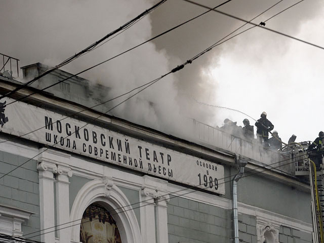Московский театр "Школа современной пьесы" начинает свои выступления после пожара