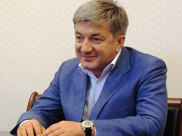 Единоросс Ризван Курбанов предлагает разрешить гостям из-за рубежа находиться в стране не более 90 дней из каждых 180 (то есть три месяца за полгода)