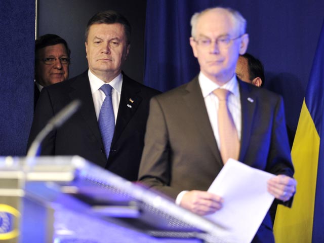 Виктор Янукович выступит на саммите "Восточного партнерства"  29 ноября. Как ожидается, он официально разъяснит решение своего правительства временно отказаться от евроинтеграции